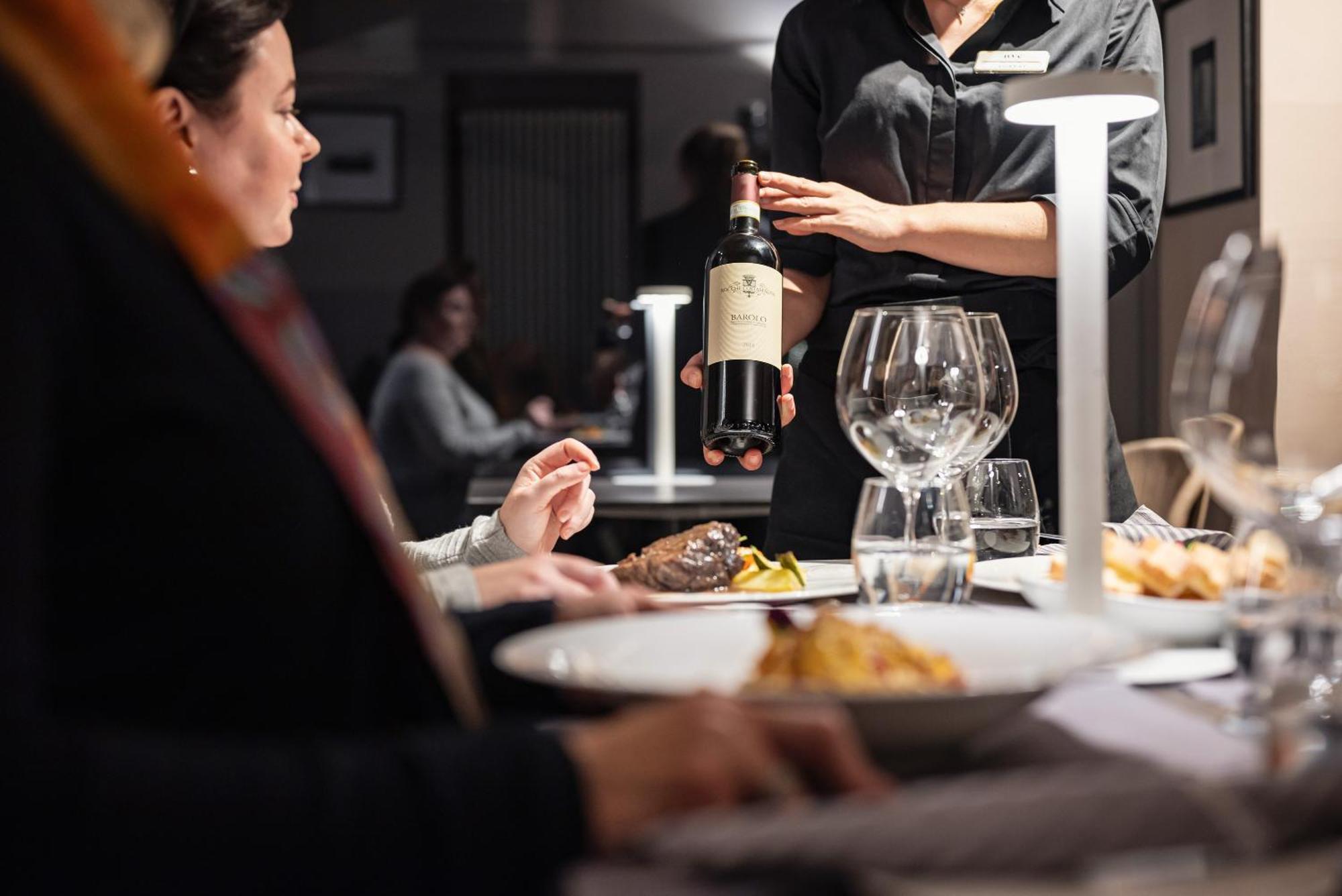 Uve Rooms & Wine Bar La Morra Luaran gambar