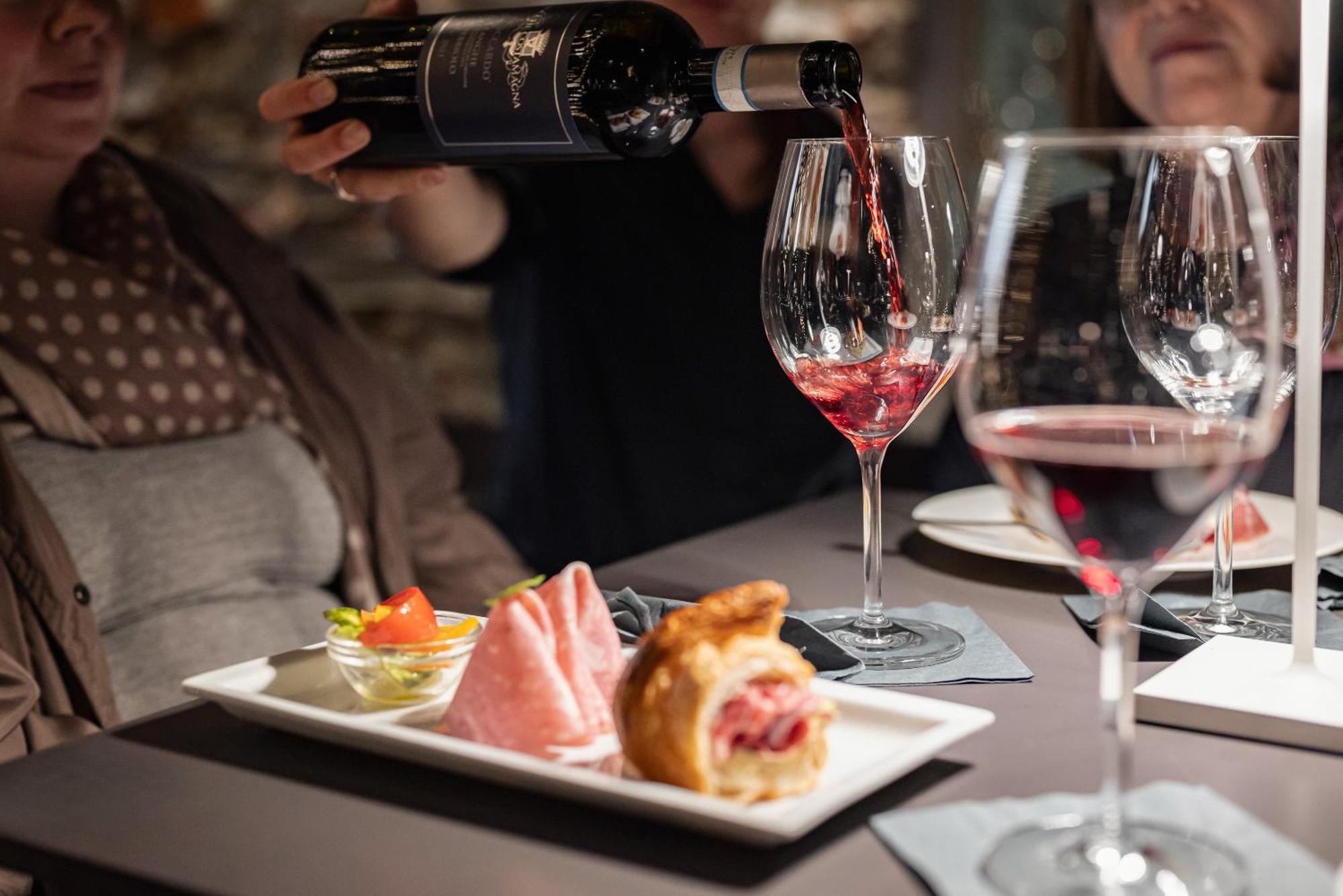 Uve Rooms & Wine Bar La Morra Luaran gambar
